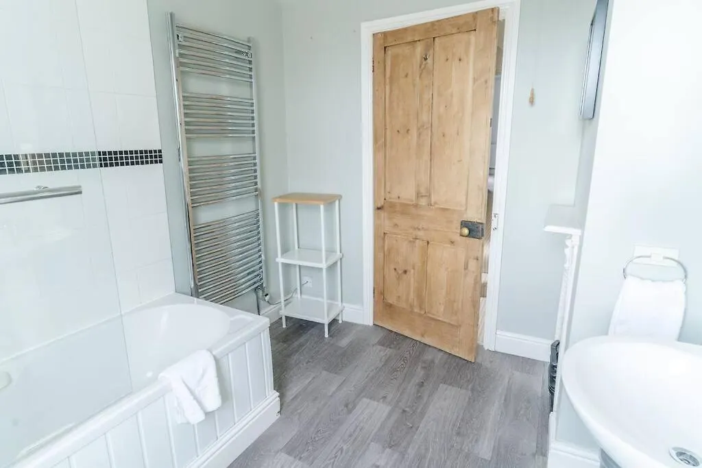 Spacious 3 Bedroom House 요크 펜션